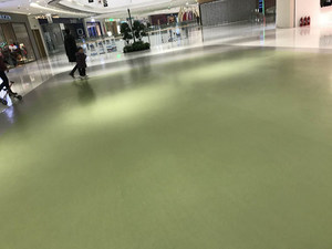 密實低塑膠地板.jpg
